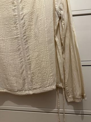 Blusa beige manga larga