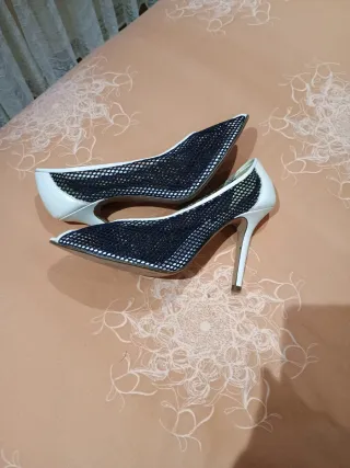 Zapatos de piel beige y azul marino