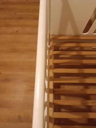 Cuna de bebé blanca. Marca Micuna