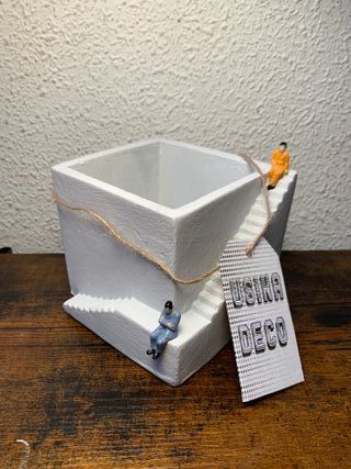 Vaso di cemento! Decorazione, scala e figure