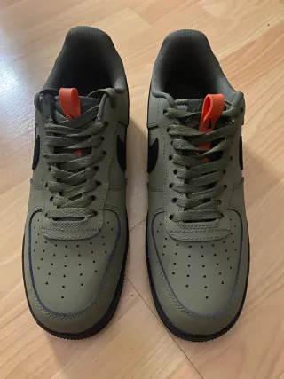 Nike Air Force 1 Verde y Negro