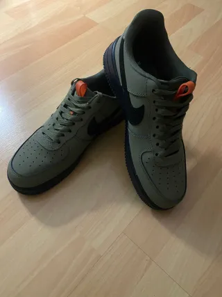 Nike Air Force 1 Verde y Negro