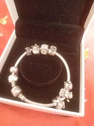 Pulsera Pandora Plata con Charms de plata