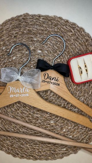 Conjunto de Perchas Personalizadas Boda