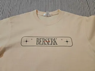 Camiseta Berserk Beige Nueva