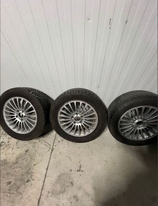 4 Llantas 17” 5x120 con neumáticos