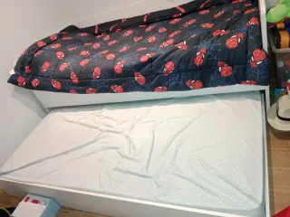 Cama doble con colchón