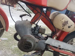 Rieju Antigua Roja para Restaurar.