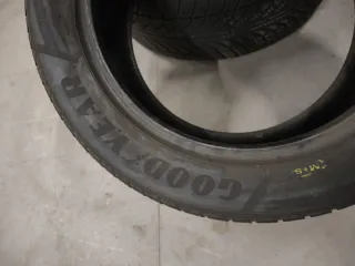 Goodyear 225/55R17 97H Invierno