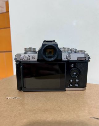 Cámara Nikon Z fc + Objetivo Nikkor 16-50