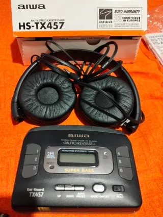 Walkman Aiwa HS-TX457 con cuffie Sony