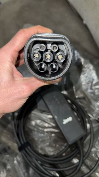 Cargador Coche Jeep Eléctrico