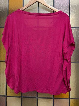 Camiseta fucsia Pull&Bear Talla S