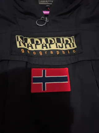 Chaqueta Napapijri niño negra