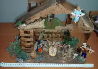 Presepio handmade:capanna, personaggi,decorazioni