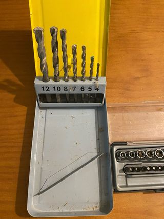 Lote brocas y vasos métricos