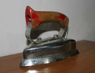 Ferro da stiro Zenit vintage anni '60