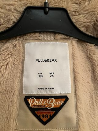 Chaqueta beige mujer con capucha