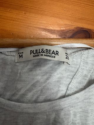 Camiseta Pull&Bear gris M But First Rebellion