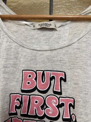 Camiseta Pull&Bear gris M But First Rebellion