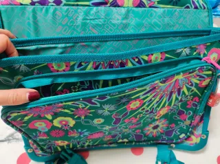 Mochila Gabol floral verde y morado