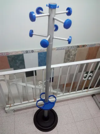 Perchero Metálico Gris Y Azul Y Negro