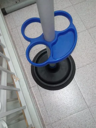 Perchero Metálico Gris Y Azul Y Negro