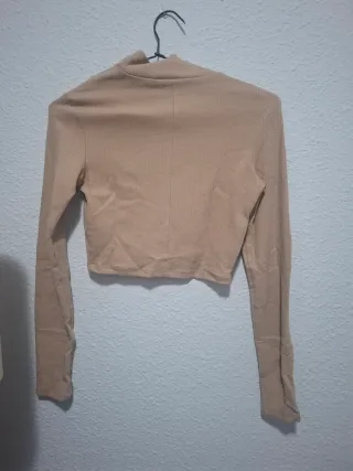Suéter Bershka manga larga beige