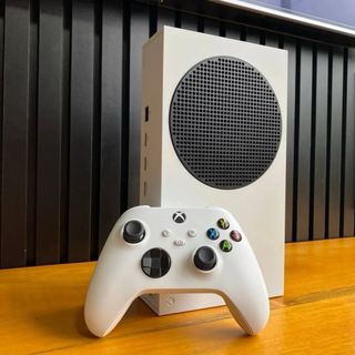 Xbox Series S 512GB Blanca + Mando casi nueva.