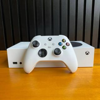 Xbox Series S 512GB Blanca + Mando casi nueva.