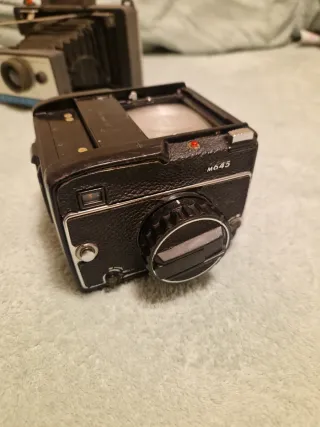 Câmaras Polaroid e Mamiya 645