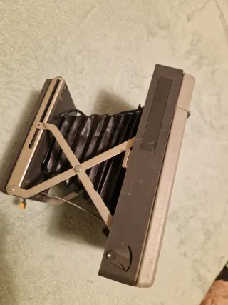 Câmaras Polaroid e Mamiya 645