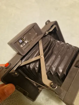 Câmaras Polaroid e Mamiya 645