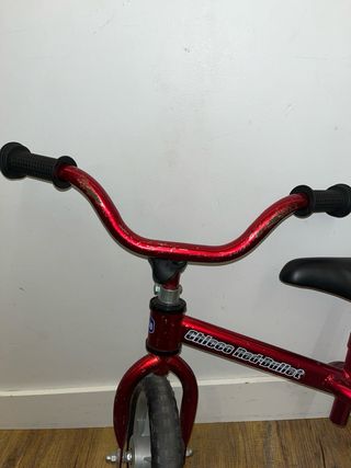 Bicicleta infantil sin pedales  Chicco roja