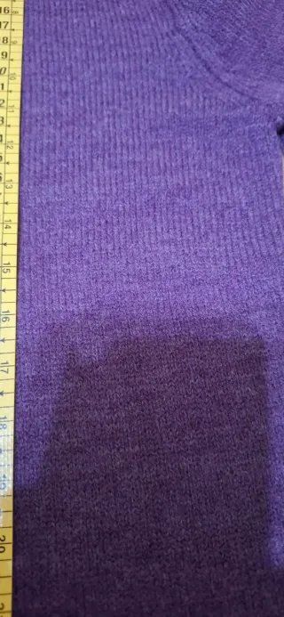 Jersey chico El Corte Inglés morado con etiqueta