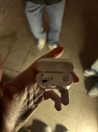 Airpods Pro.