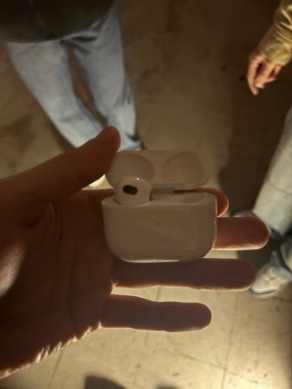 Airpods Pro.