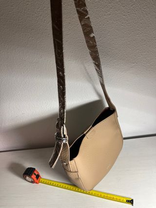 Bolso de mano beige de piel
