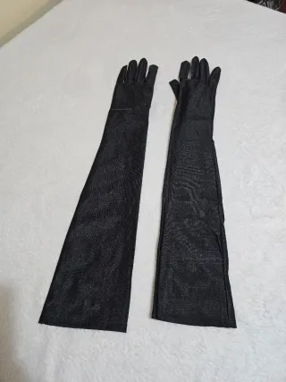 Guantes largos elegantes negros