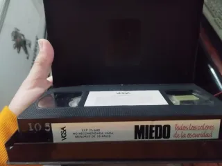 VHS Miedo: Todos los colores de la oscuridad