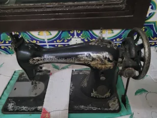 Máquina de coser Singer antigua
