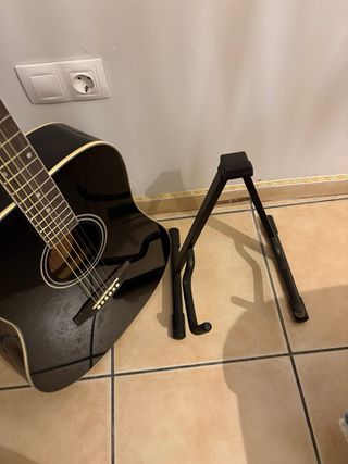 Guitarra Acústica Harley Benton Negra + Soporte