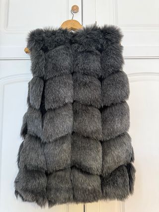 Chaleco pelo gris nuevo con etiquetas