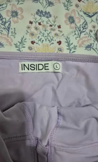 Top lila estilo corsé con cordones