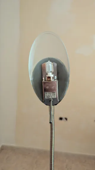 Lampara de pie 40W 220Vac