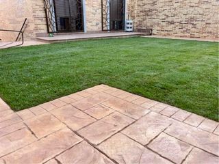 Realizamos talas y podas en altura.