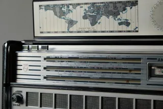 Radio Philips 1964 FM-AM DE LUXE L6X38