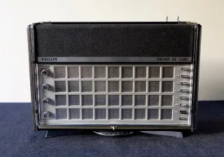 Radio Philips 1964 FM-AM DE LUXE L6X38