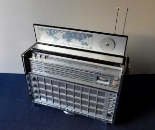 Radio Philips 1964 FM-AM DE LUXE L6X38