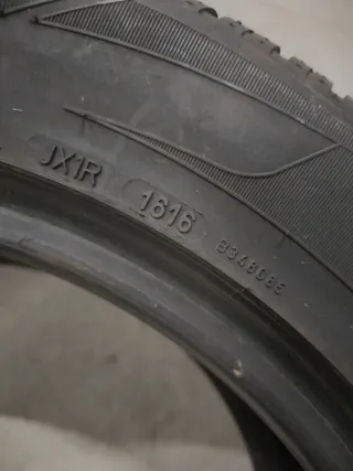 4 Neumáticos Invierno Dunlop 235/55R18 100H